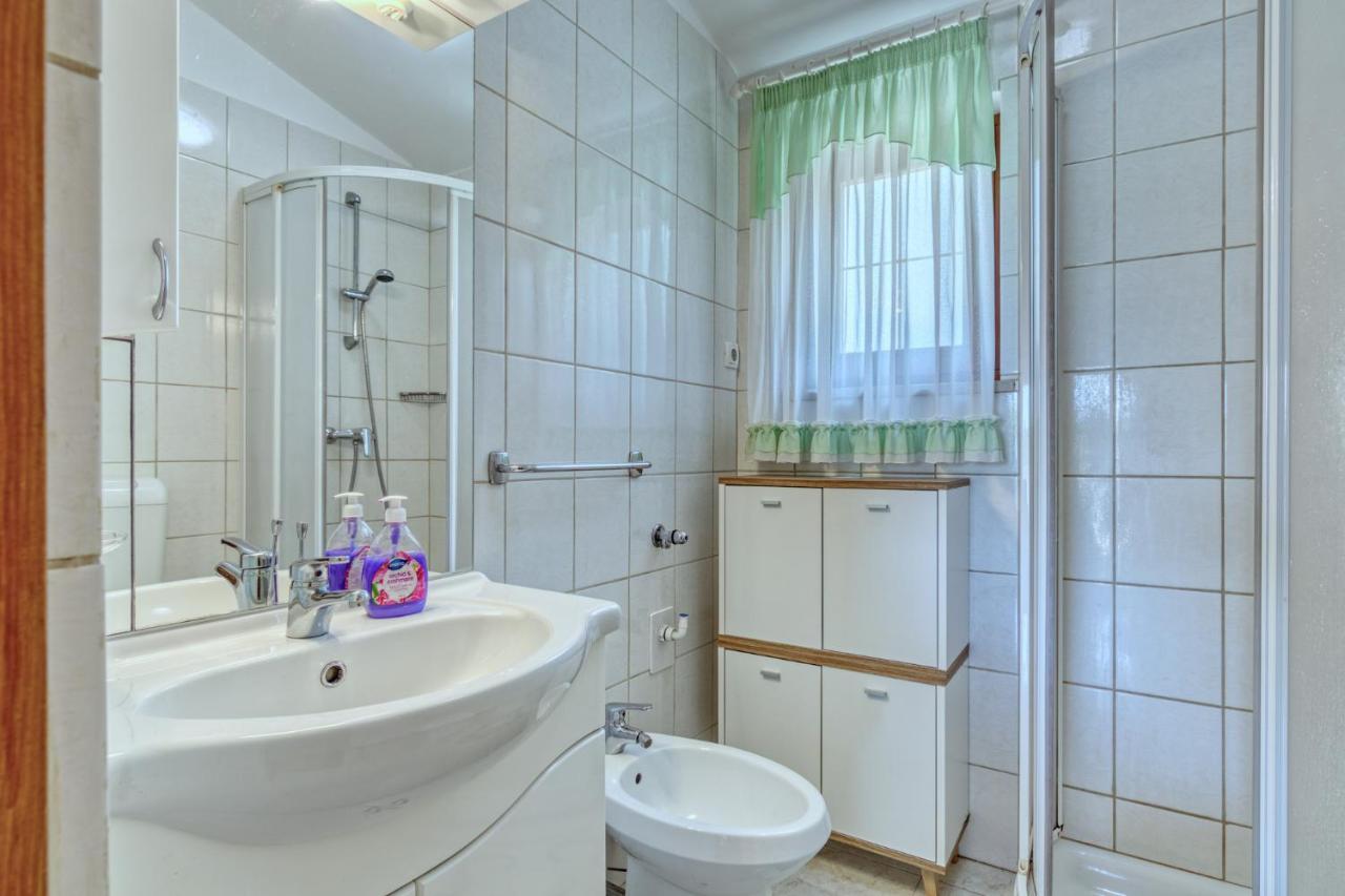 Apartmets Slavica 1644 Banjole Exterior foto